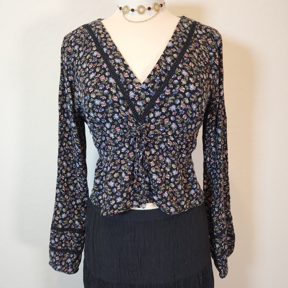 Aeropostale Floral Long Sleeve Top V Neck Black Pink Blue Size XL Women's‎